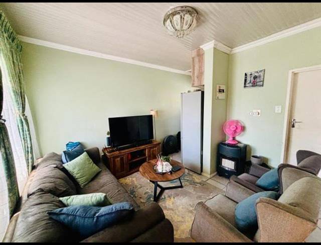 1 BEDROOM PROPERTY TO RENT IN RANDBURG CENTRAL